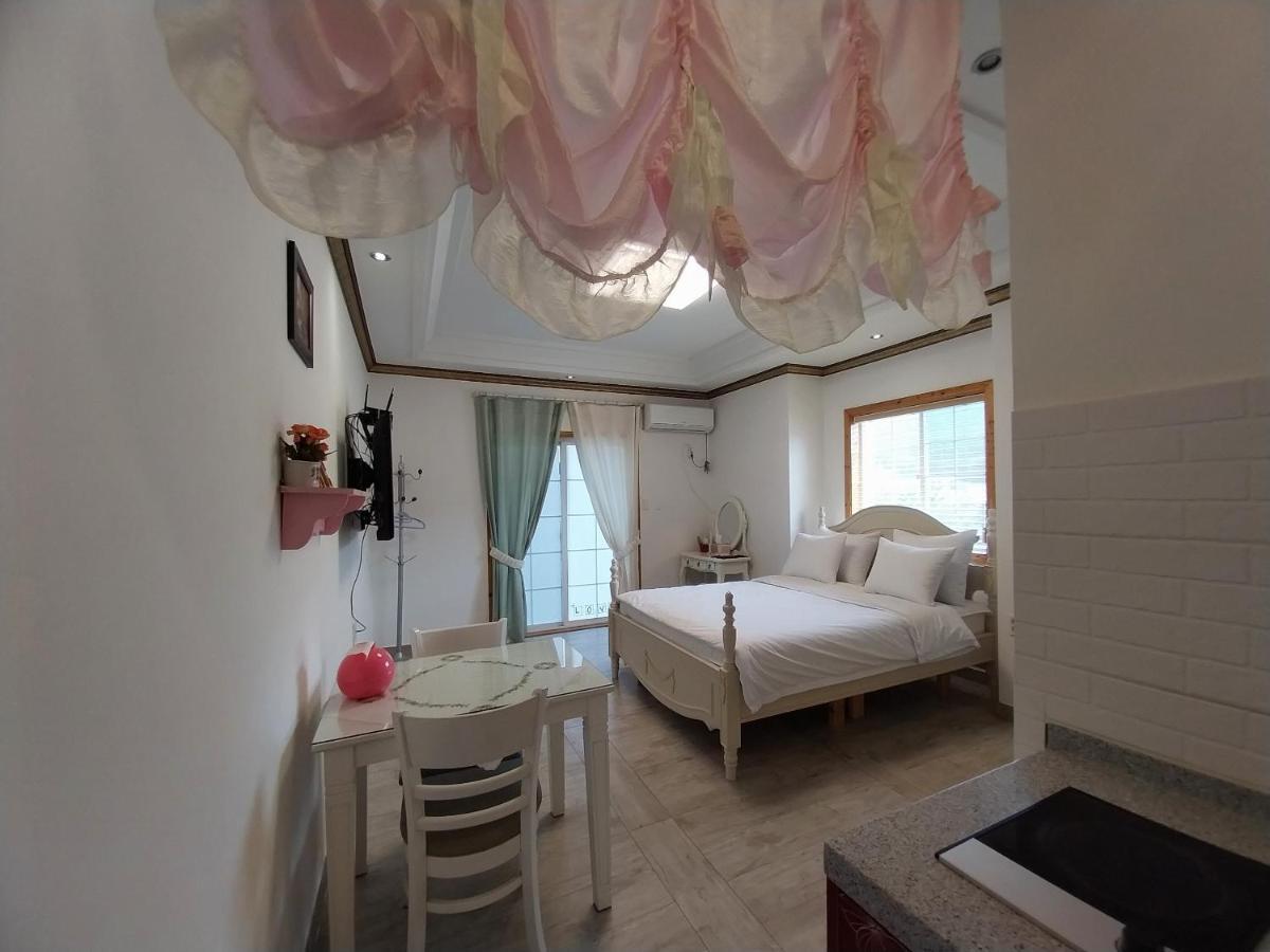 Another World Pension Gyeongju Exterior foto