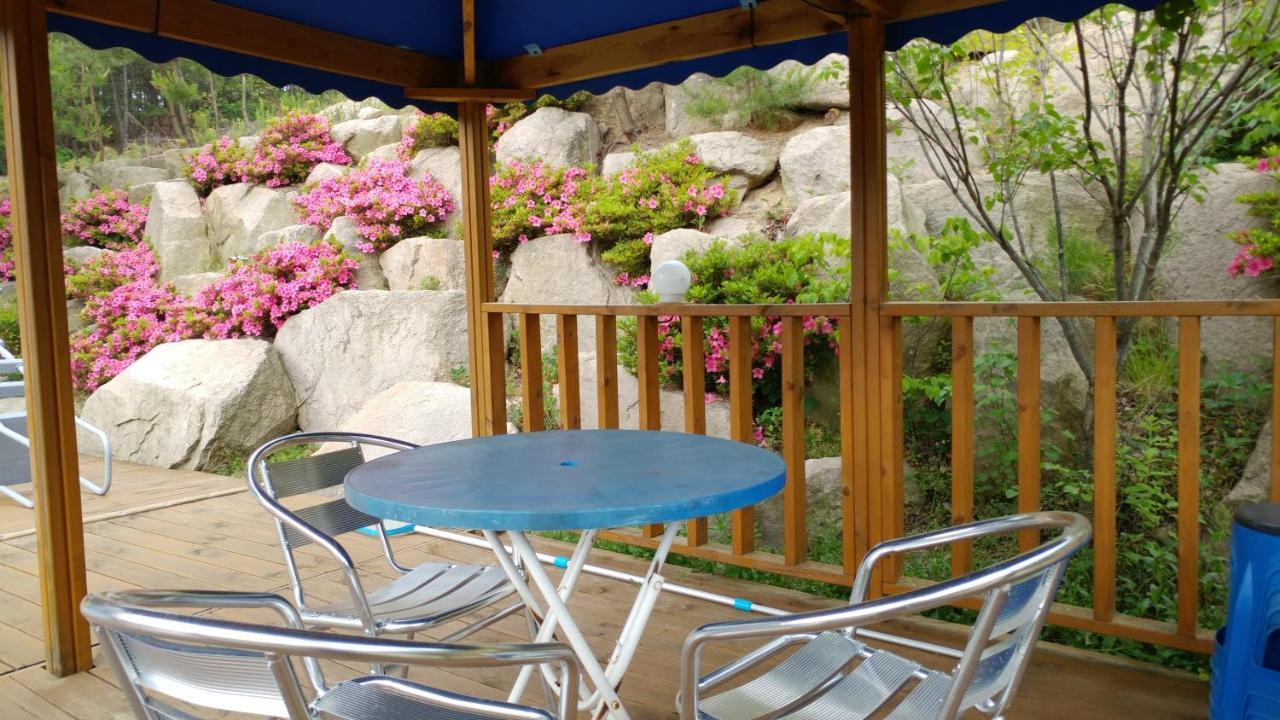 Another World Pension Gyeongju Exterior foto