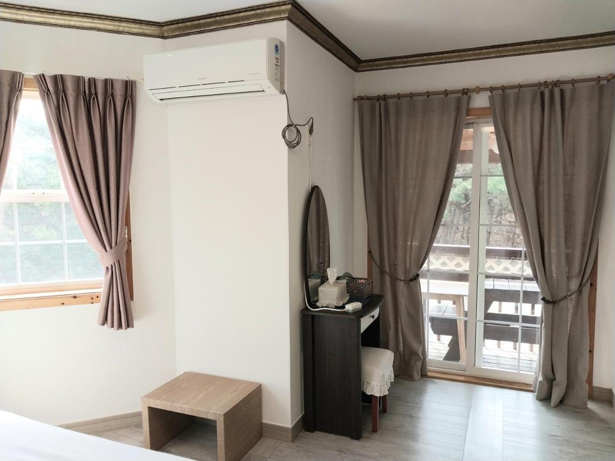 Another World Pension Gyeongju Exterior foto
